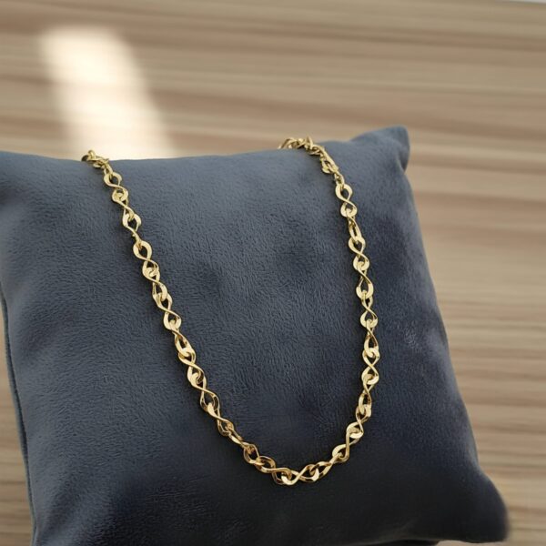 Ladies Fancy Twist Neckchain