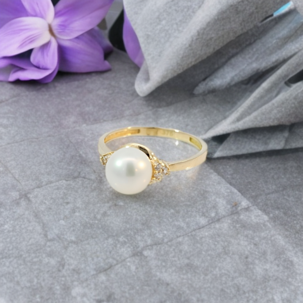 Cubic Zirconia and Pearl Ladies Ring