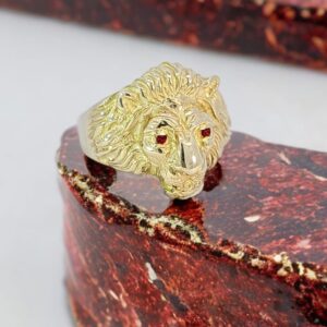 Red stone Lion-Shaped Ring