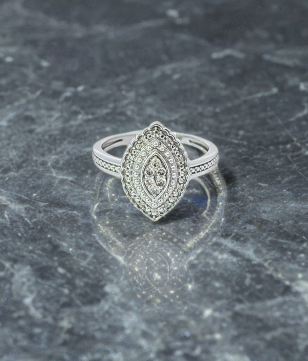 Ladies White Gold Diamond Ring
