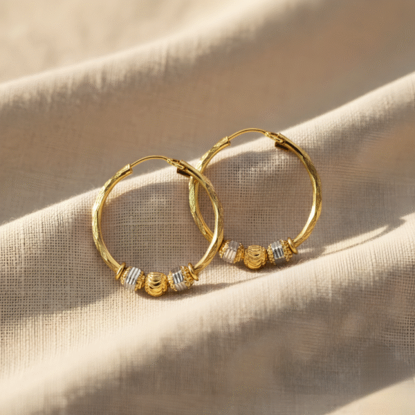 Faceted Two-Tone Three Ball Waris