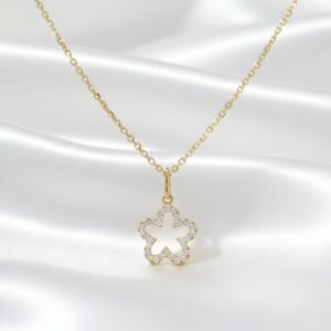 Stunning Cubic Zirconia Flower Pendant & Chain